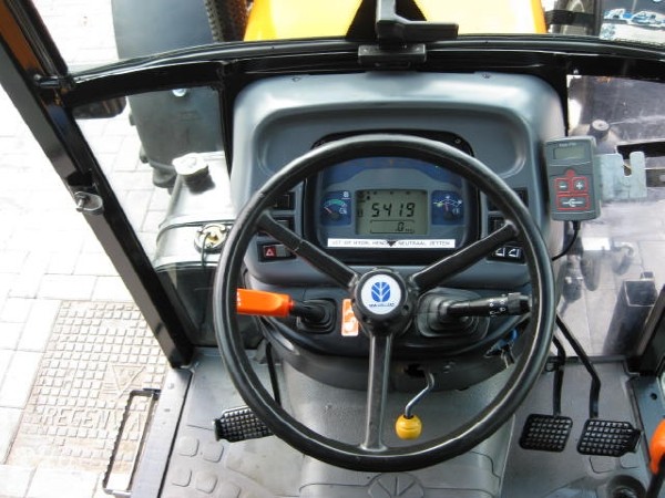 New Holland TN95FA New Holland TN95FA